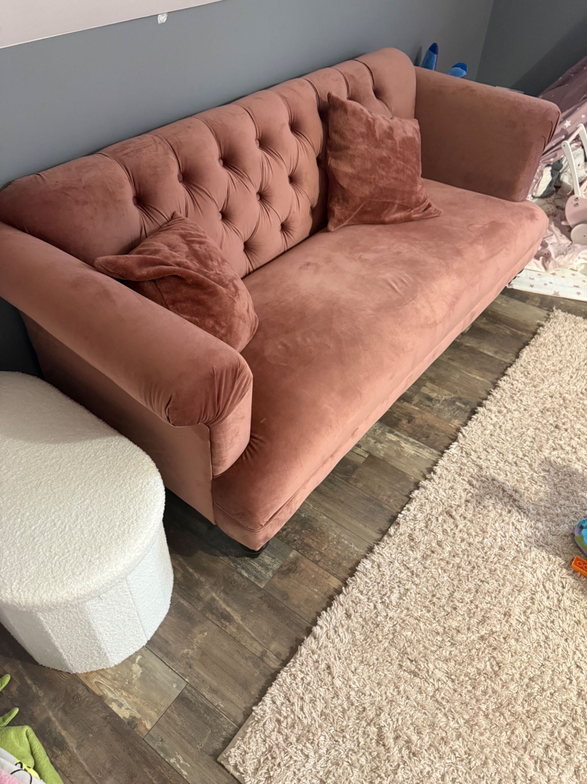 Sofa welur pudrowy róż jak nowa