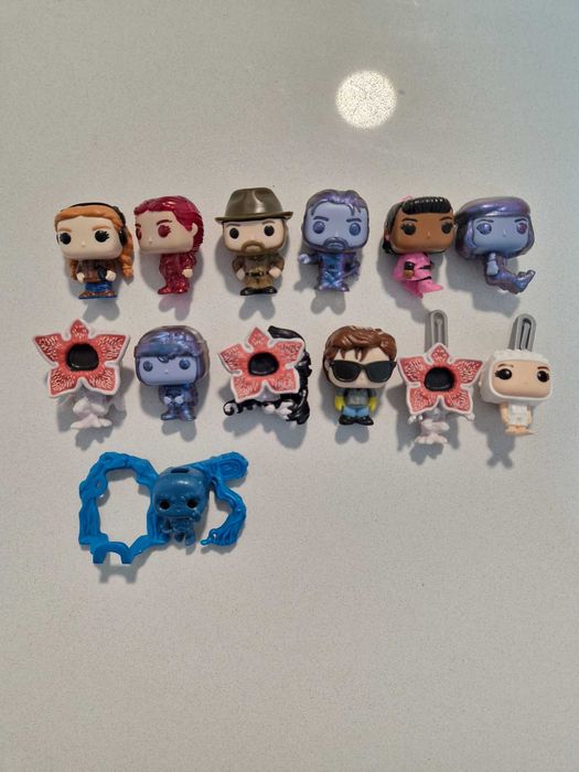 Figuras stranger things - kinder joy