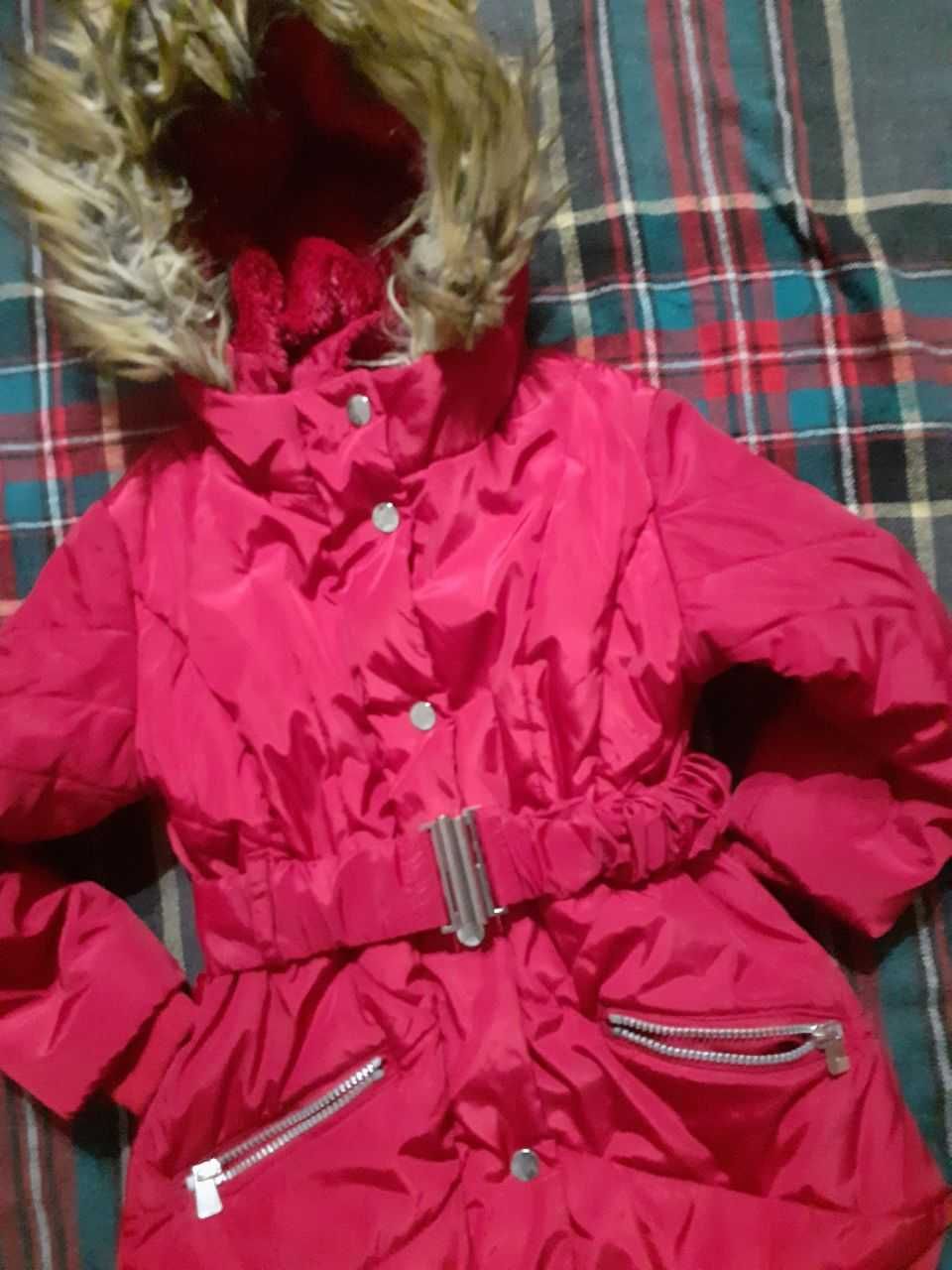 Куртка зимова червона для дівчинки 116 - 122 см
