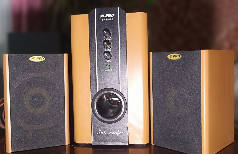 Система 2.1 . F&D SPS-820 (38W)