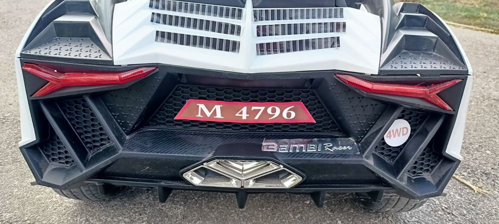 Дитячий акумуляторний автомобіль