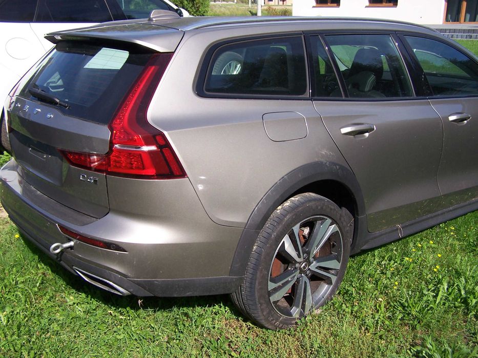 VOLVO V60 Cross Country D4 AWD 2019r