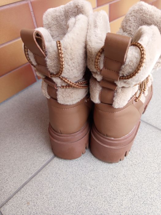 Шкіряні жіночі черевики Reserved 39 розмір