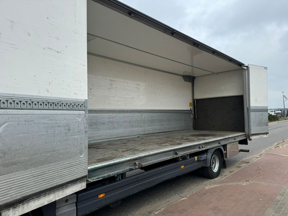 Zabudowa izoterma otwierany bok,Mercedes Atego,Kompletna z windą;7.40m