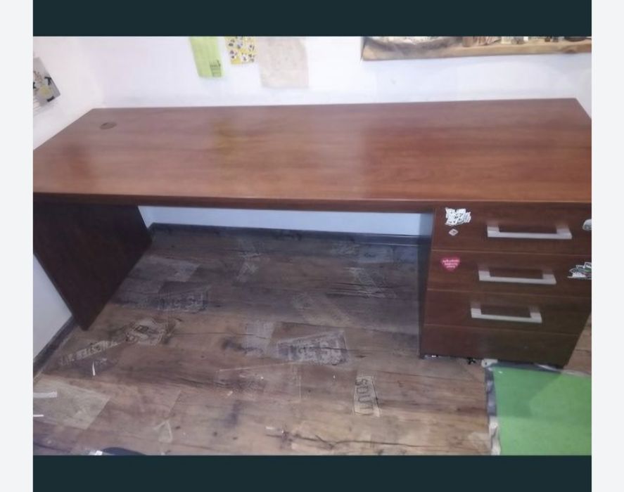 Sprzedam biurko.
