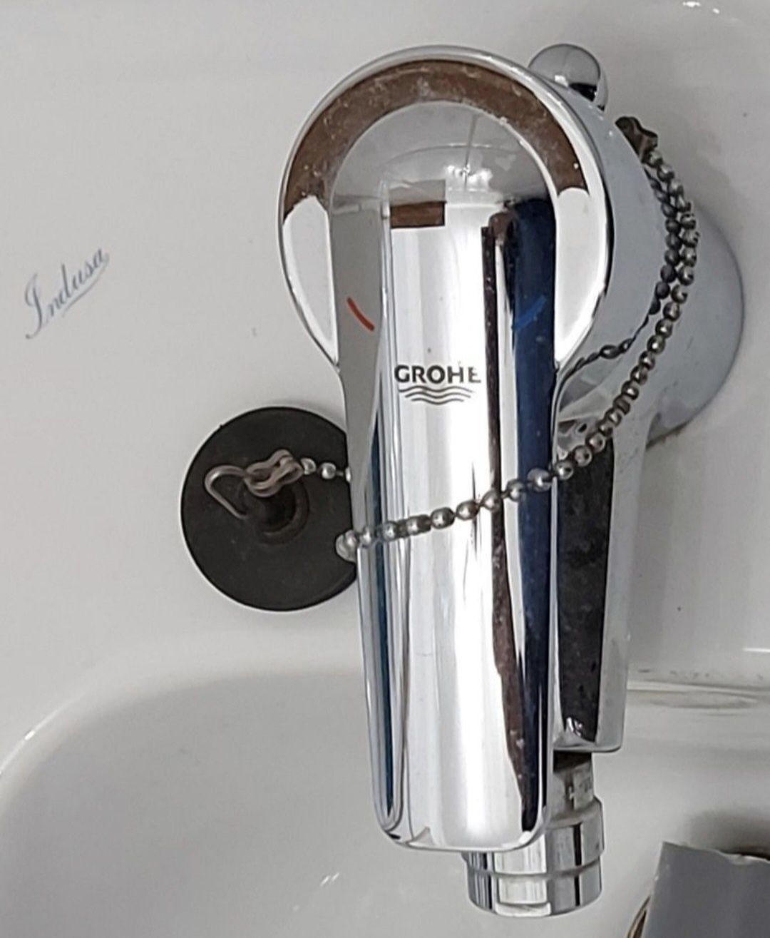 Bidé c/ torneira Grohe e/ou necessário casa de banho e/ou seca toalhas