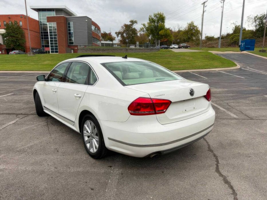 Volkswagen Passat SEL Premium      2013