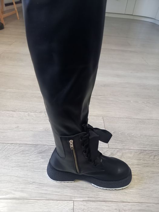 Чобіт жіночий чорного коліру 40р, шкіряні, утеплення  цигейка