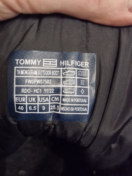 Жіночі черевики Tommy Hilfiger.