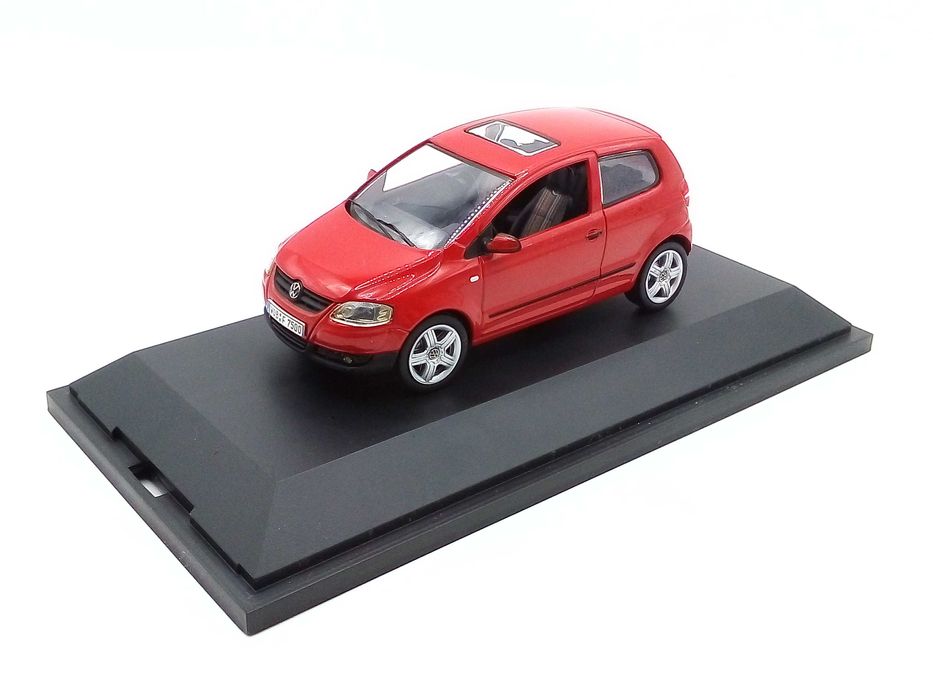 Volkswagen Fox red - skala 1:43 - Schuco