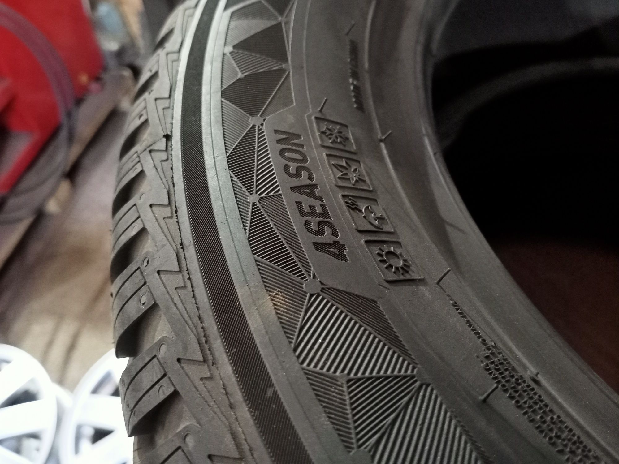 Нові всесезонні шини пара kumho 185/60 r14