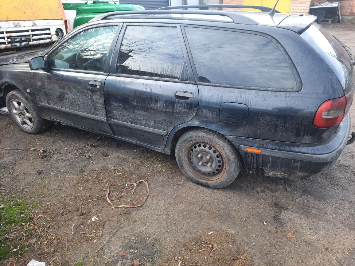 Розборка Volvo V40 1,9 tdi 1999