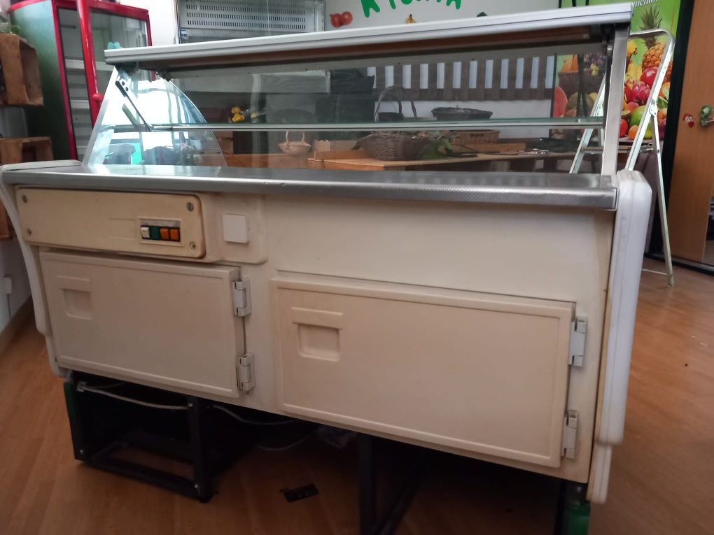 Vitrine refrigeração em bom estado a funcionar nxi