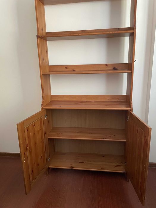 Komoda i regał na książki