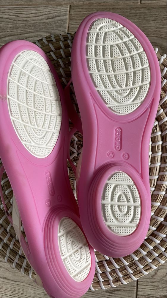 Crocs sandały Isabella Strappy Violet/Oyster W9 39/40