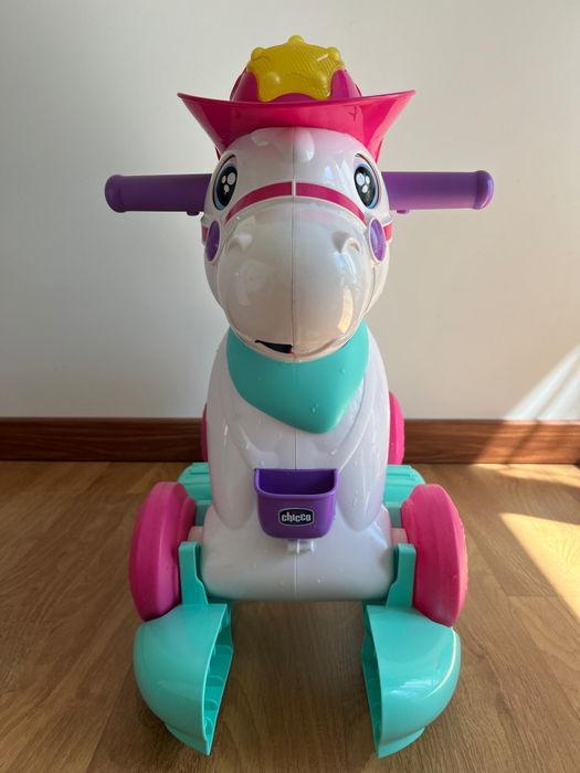 Cavalo Chicco 2 em 1 – baloiço e andador