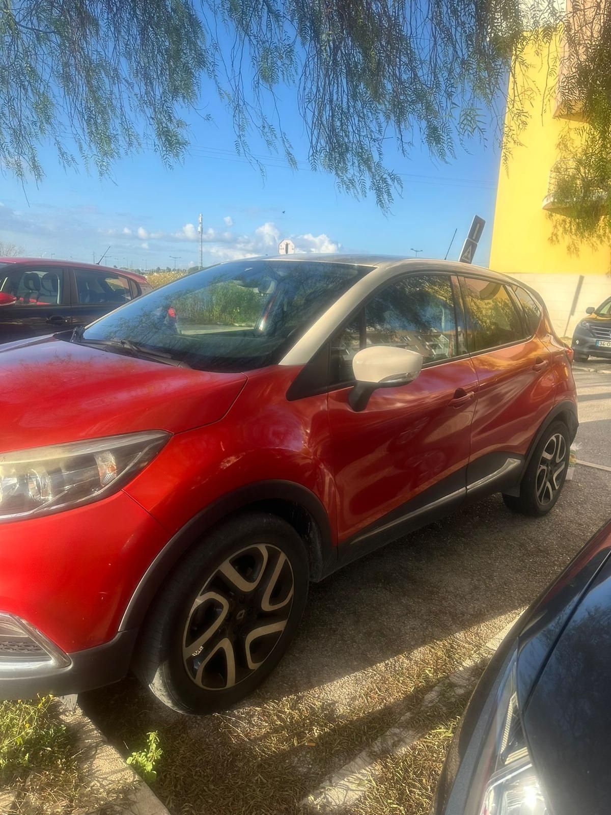 Renault Captur  Helly Hansen 1.5 DCI (Vermelho/Branco)