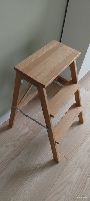 Sprzedam składany stołek ikea-Rezerwacja