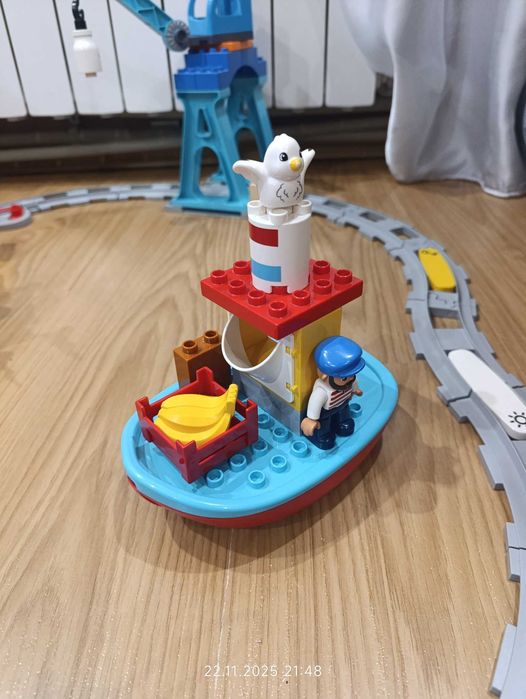 LEGO Duplo Town Вантажний поїзд з інерційним двигуном
