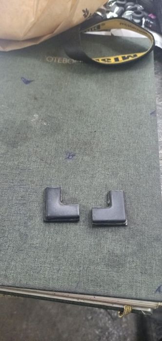 E30 Łącznik klina szyby tył