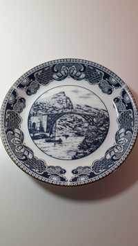Spodeczek porcelanowy z muzeum Chin w COALPORT