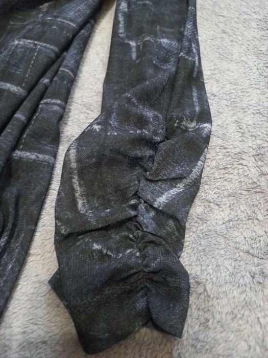 Довга сукня на дівчину