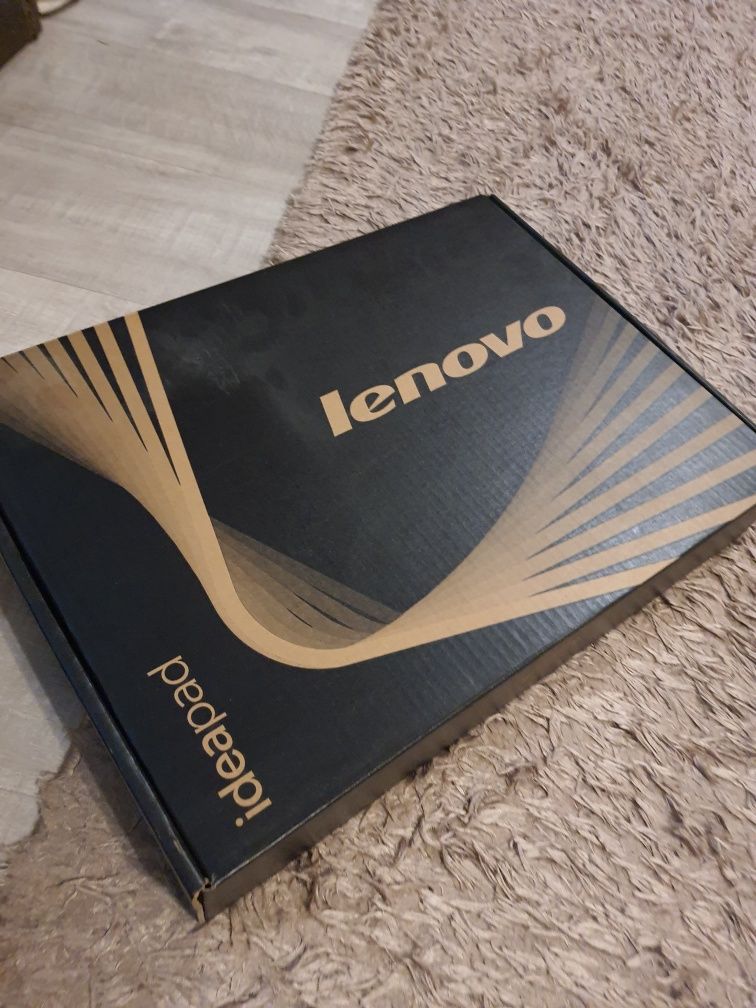 Нутбук Lenovo ideapad Z560