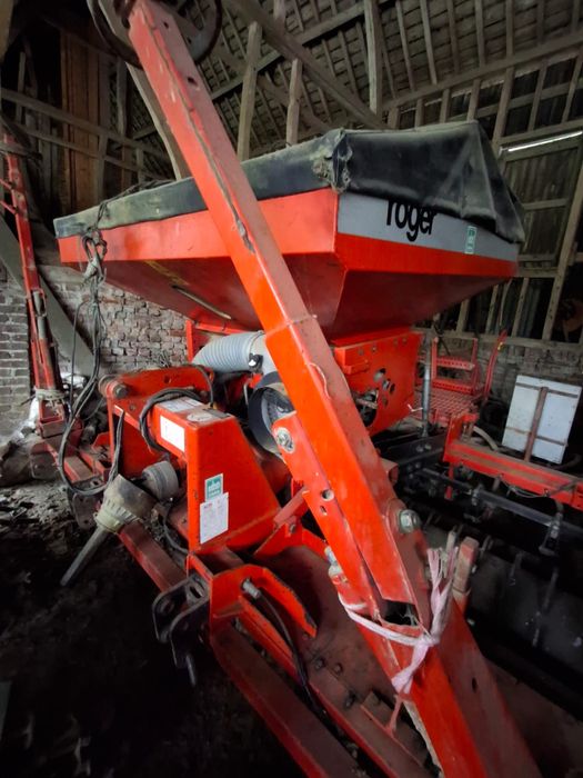 Siewnik pneumatyczny brona aktywna agregat roger falc 3m komputer