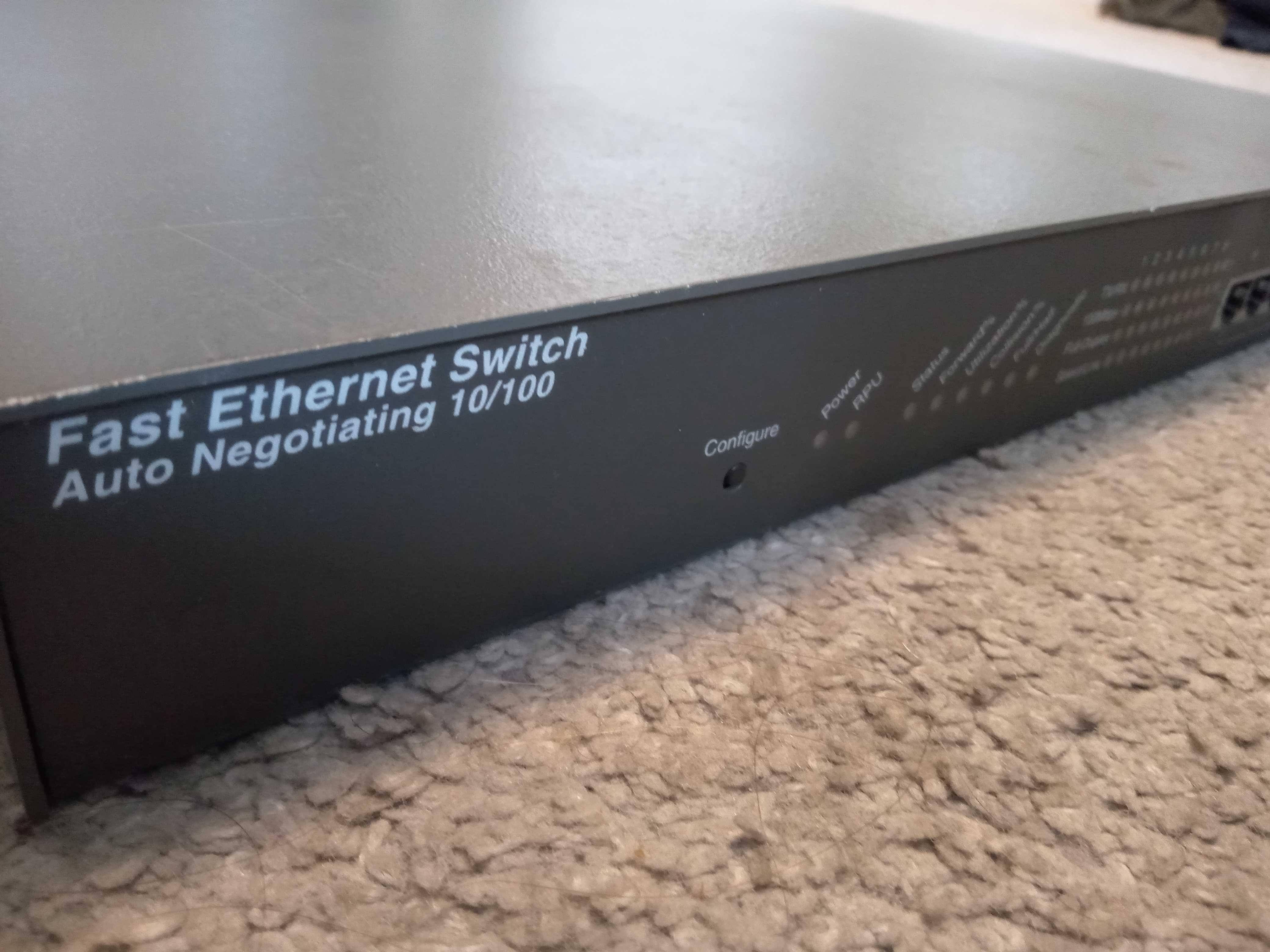 Switch  D-link i SMC EZ Fast Inthernet Switch Auto Negotiating 10/100