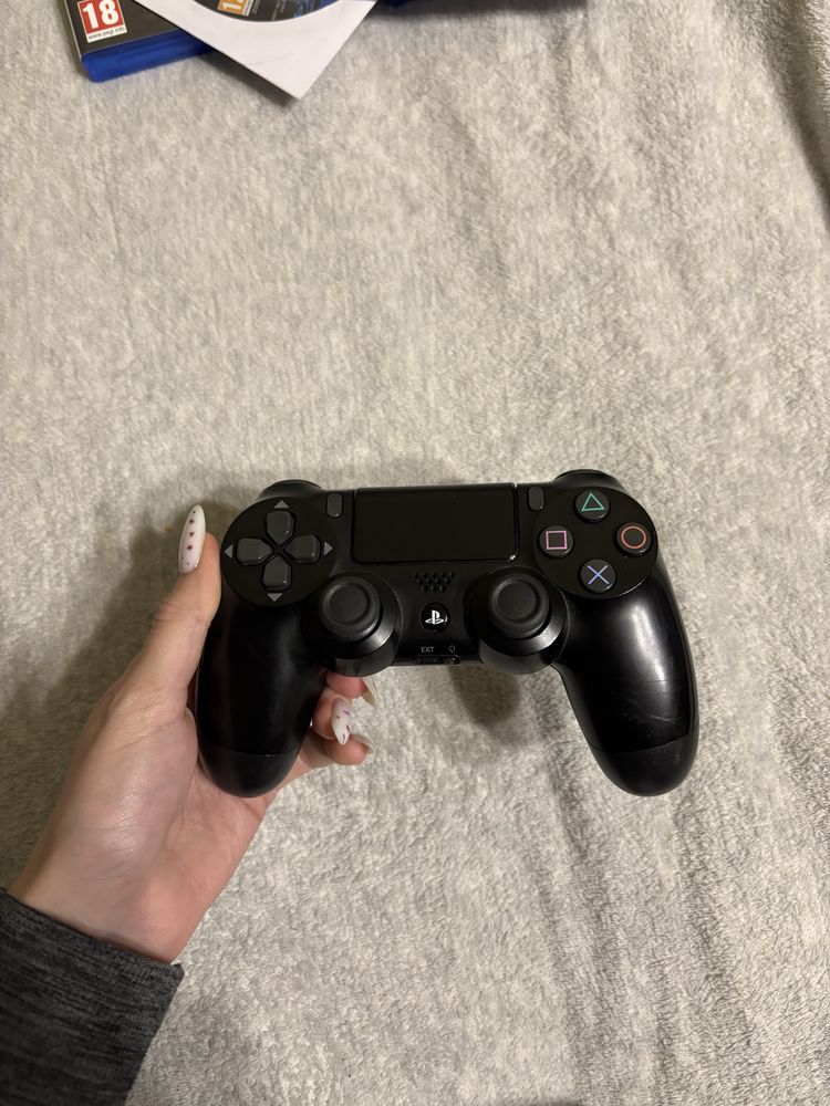 Playstation 4 pro та ігри