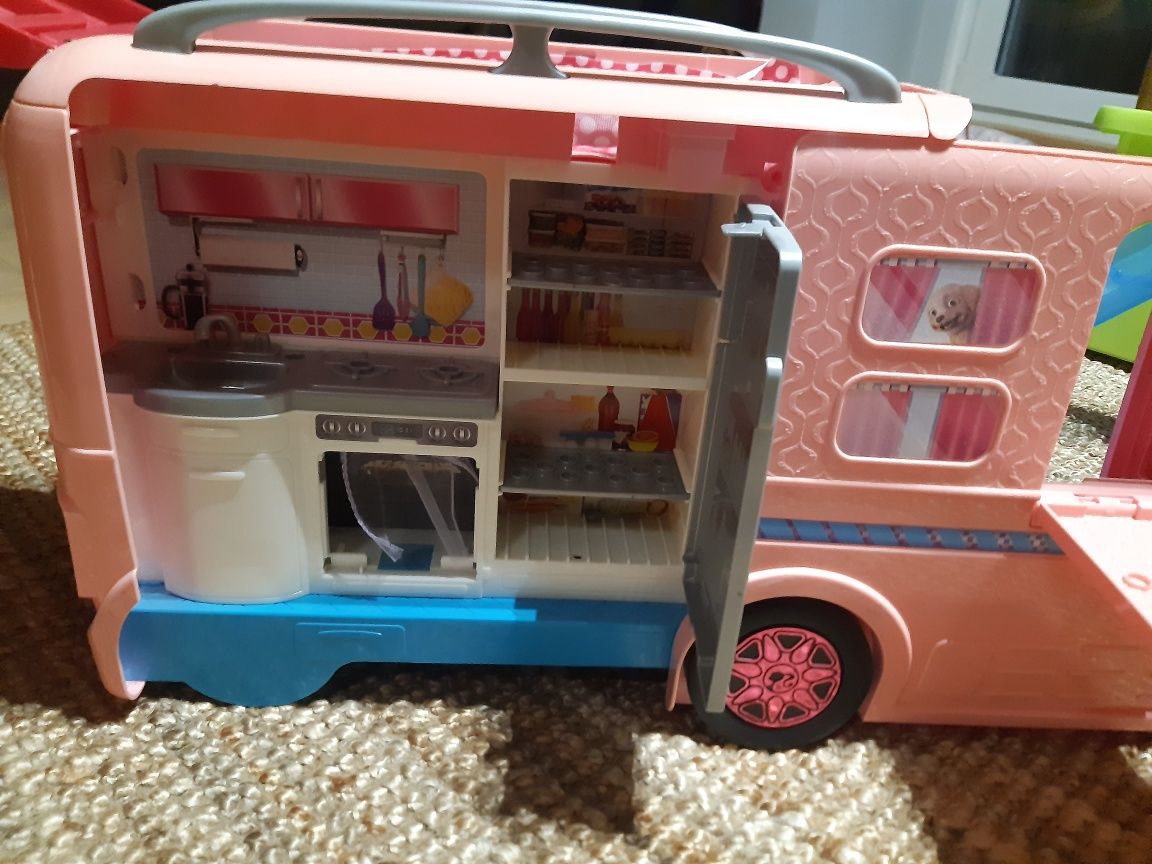 Camper Barbie różowy