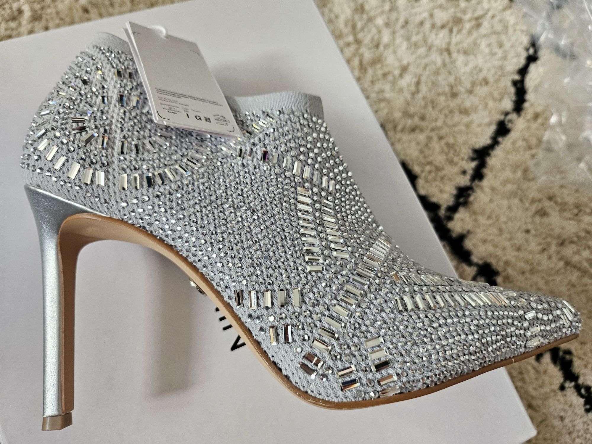 Nine west srebrne nowe 38 ccc  majdy