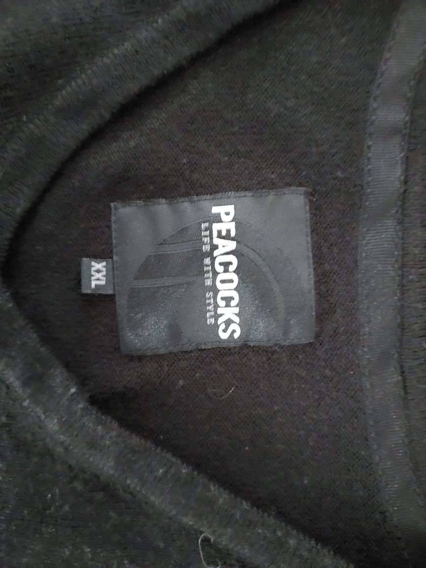 Sweter męski w serek peacocks rozmiar 2xl.