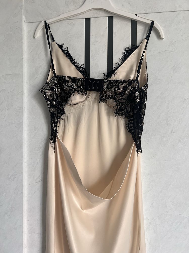 Shein новое шелковое платье
