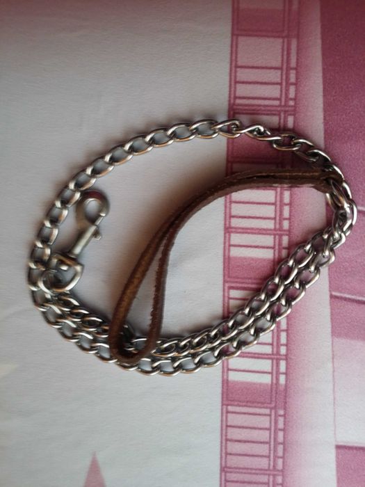 Поводок міцний новий для великого пса.