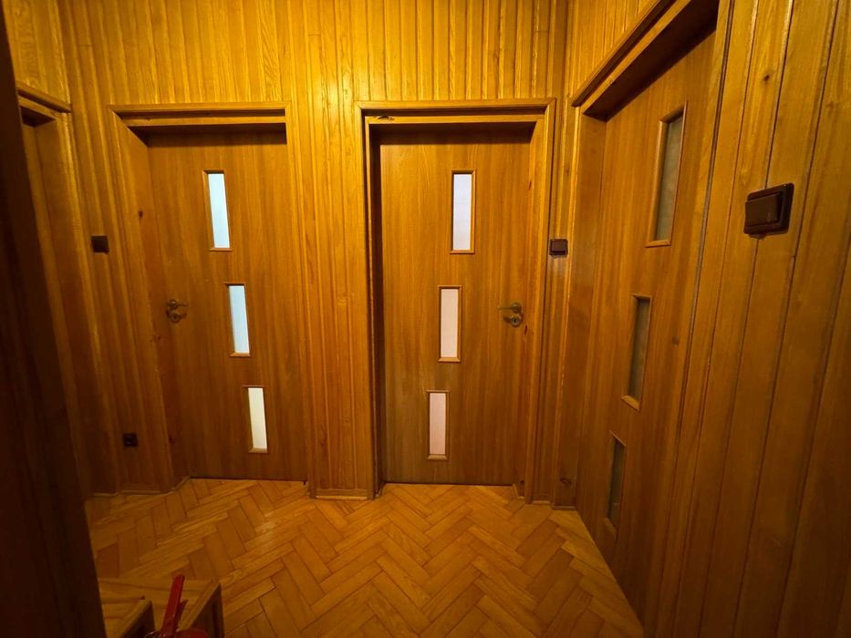 Komfortowy hostel (miejsca w pokojach) lub możliwość wynajęcia domu