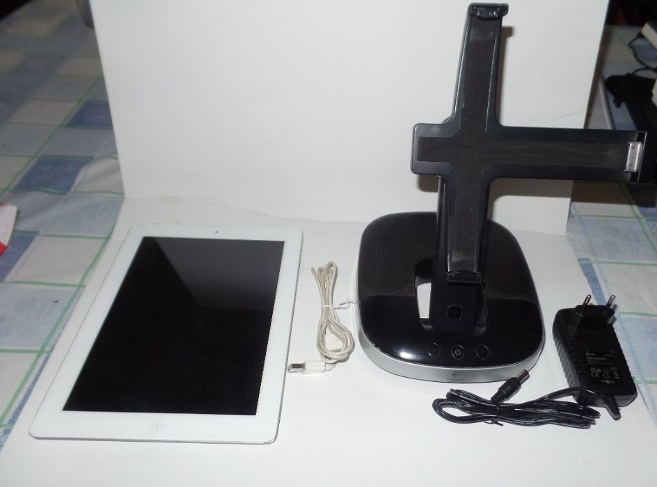 Ipad A1430 mais coluna Logitech (BX)