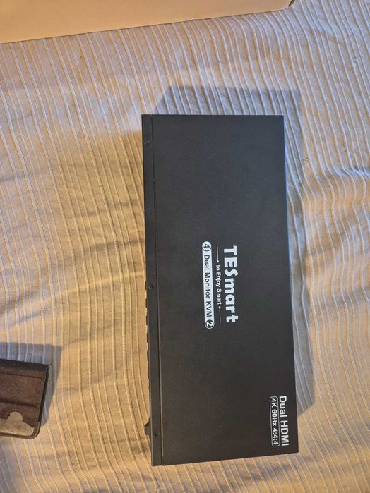 KVM Switch TESmart 4 PC to 2 Monitors ( ‎HKS0402A2U-EUBK )