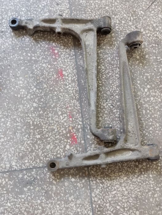 Продам предние рычаги Т 4