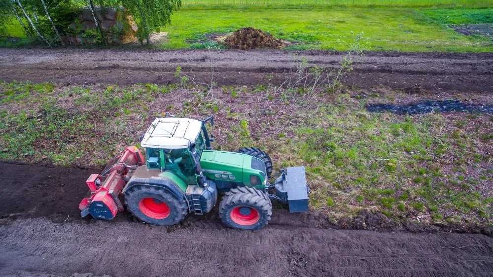 Mulczowanie krzaków Mulczer Karczowanie drzew Oczyszczanie Terenu Łąk