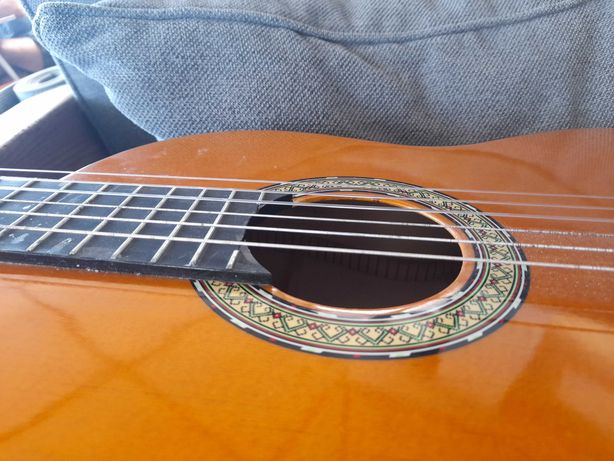 Guitar/Viola 62 euros