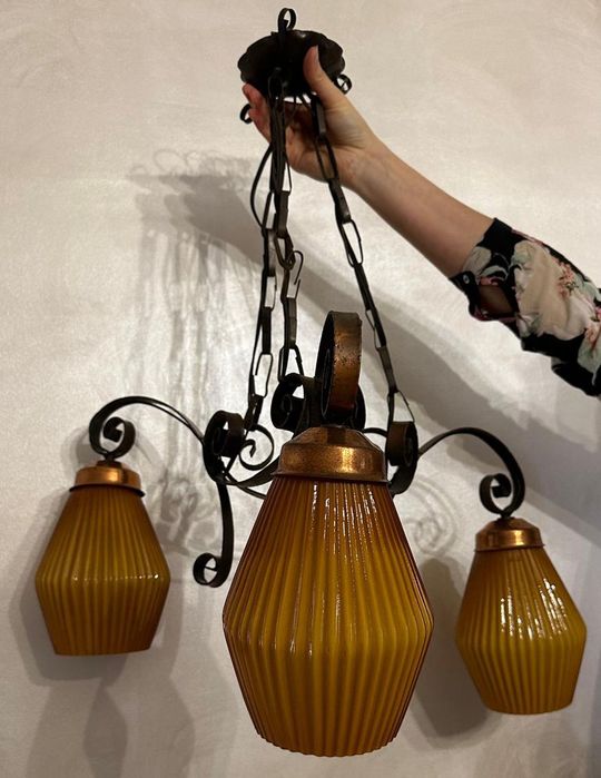 Miedziana lampa zabytkowa