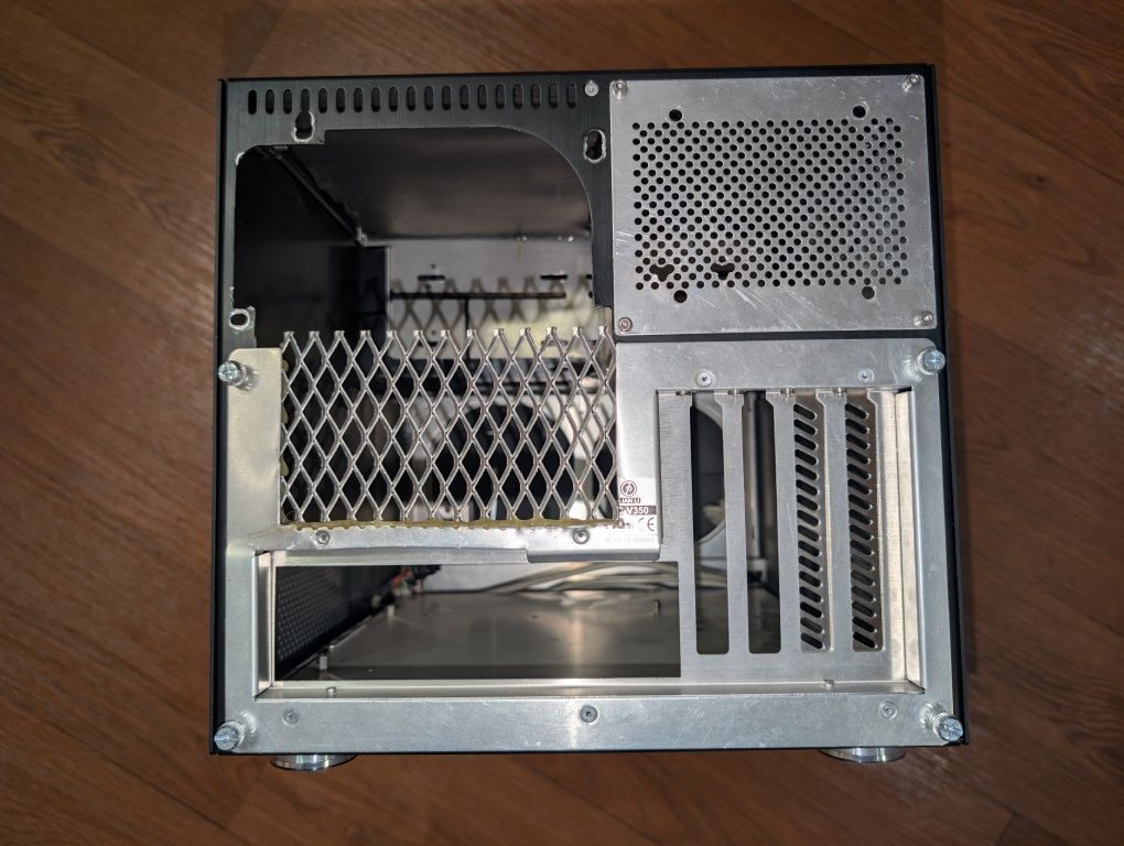 Корпус Lian-Li_ PC-V350