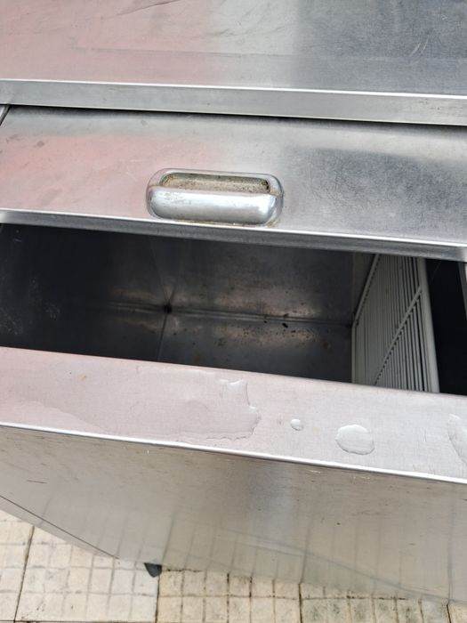 Balcão frigorífico a funcionar normalmente