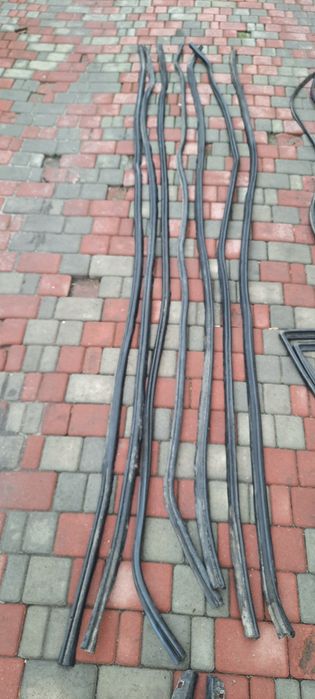 Уплотнитель стекла двери проёмов ВАЗ 2110 2111 2112