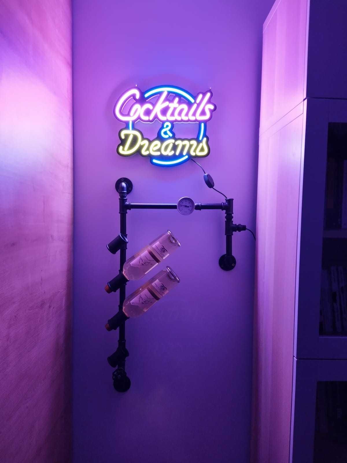 Neon świetlny "Cocktails and Dreams"