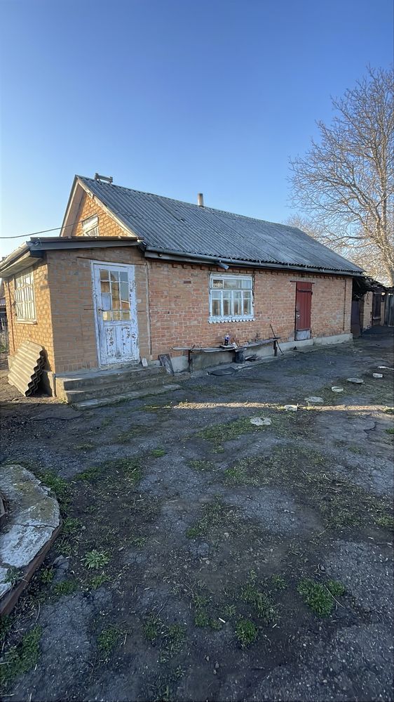 Продам будинок в мальовничому місці.