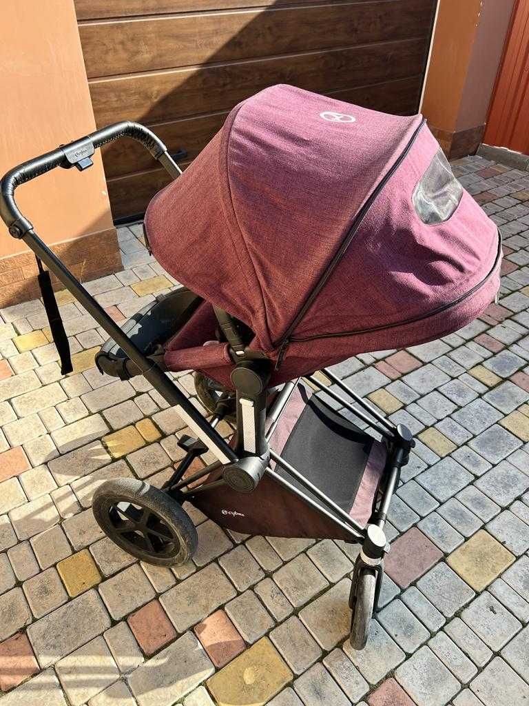 Коляска Cybex Priam 2 в 1 : шасси, люлька, прогулочный блок.