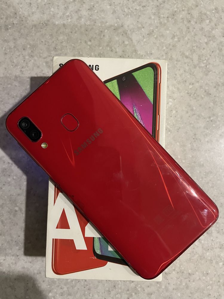 Samsung a40 4/64gb