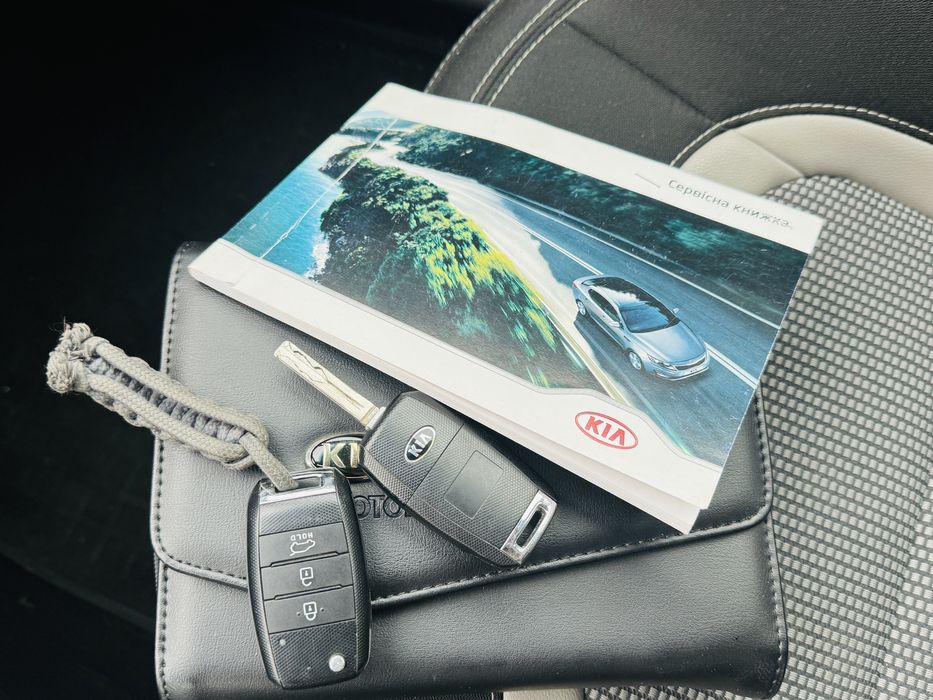 Продам Kia Ceed 2015 рік 1.6 Дизель МКПП після ДТП!